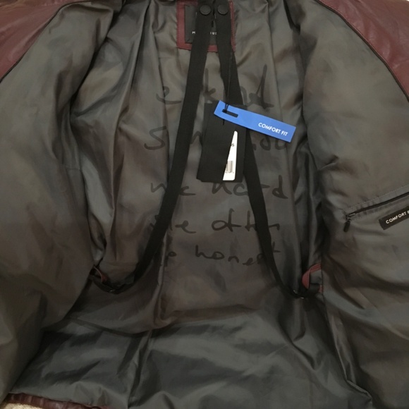 Beautiful Puffer jacket - Picture 3 of 8